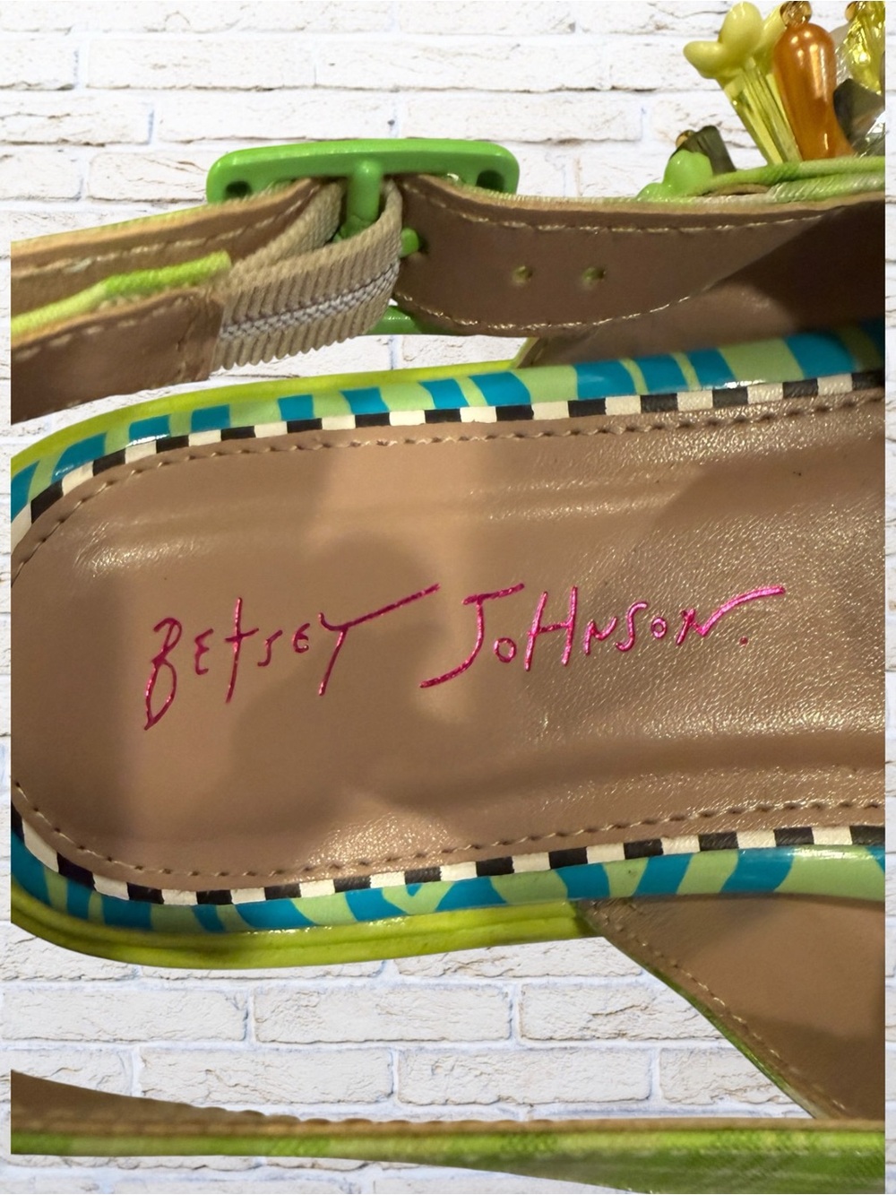 Betsey Johnson Womens Frankee Lime Green Platform Sandals Shoes Size 7 - Picture 7 of 9